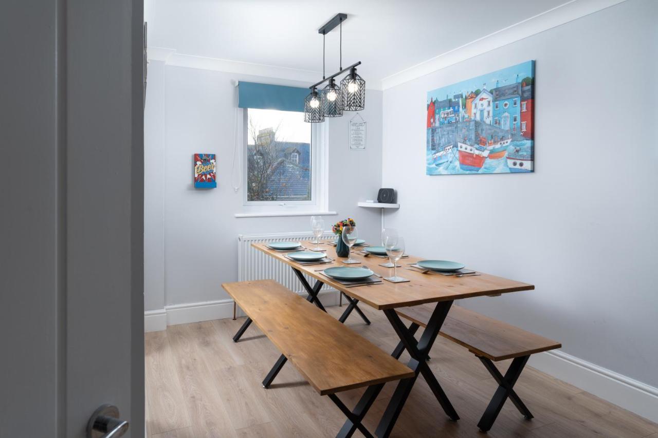 Large Newly Refurbished Modern House, Part Sea Views, South Facing Garden, Parking Holiday home Penzance