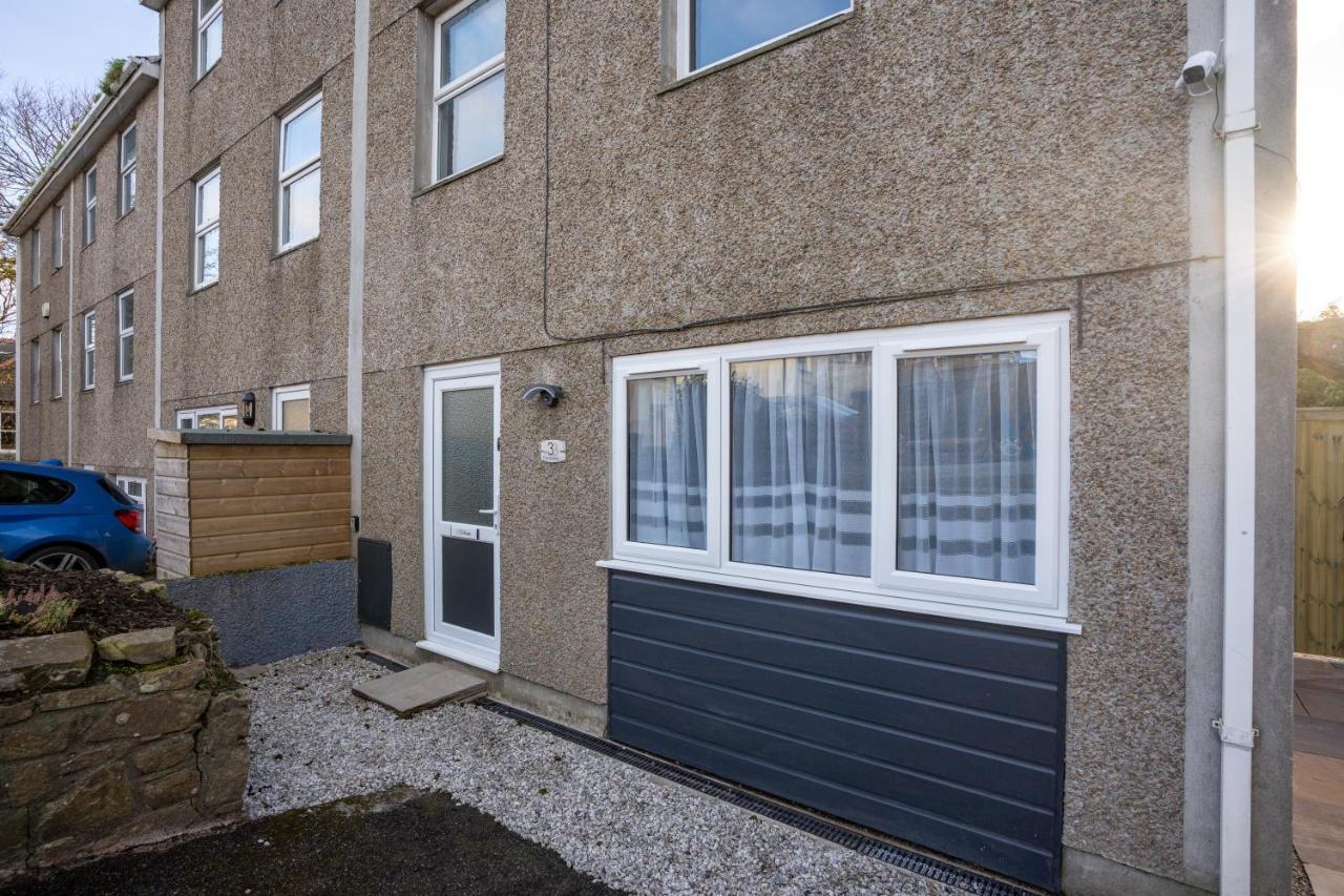 Large Newly Refurbished Modern House, Part Sea Views, South Facing Garden, Parking * Пензанс