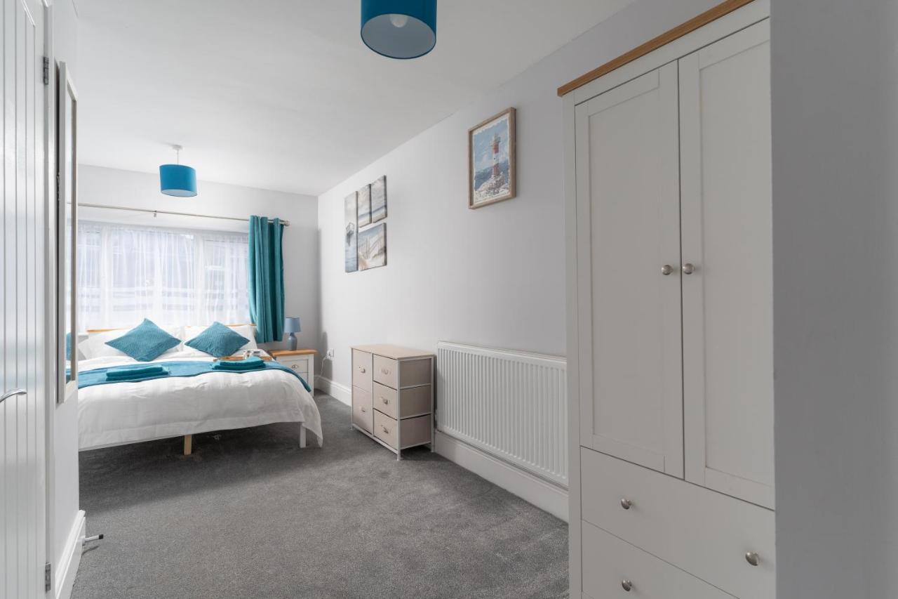 Large Newly Refurbished Modern House, Part Sea Views, South Facing Garden, Parking *